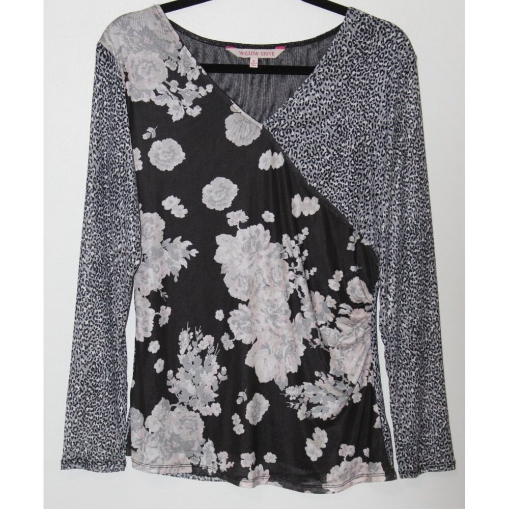 Willow Drive Womens Long Sleeve Multi Pattern Mesh V Neck Top M NWT